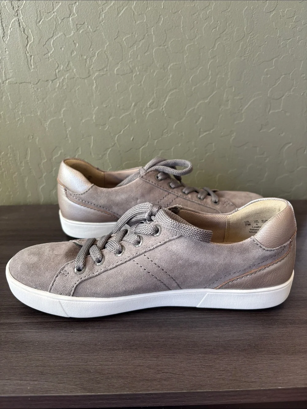 Naturalizer Morrison Gray Fog Suede Leather Lace Up Sneaker Size 7